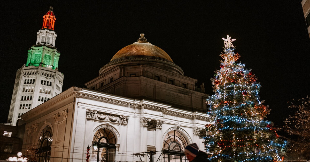 Christmas tree lighting at Rotary Rink at Fountain Plaza set for December 9 - Vimarsana News
