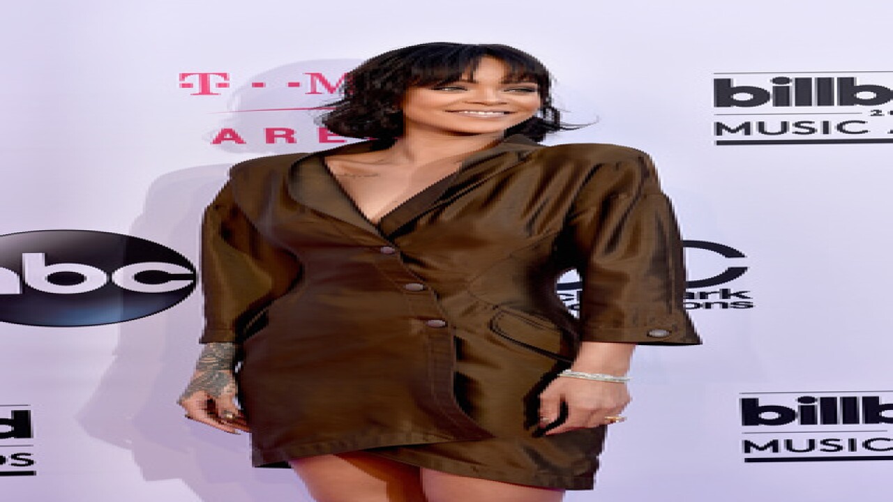 See best, worst looks from BBMA magenta carpet