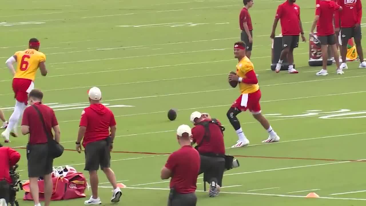 Mahomes at camp.jpg