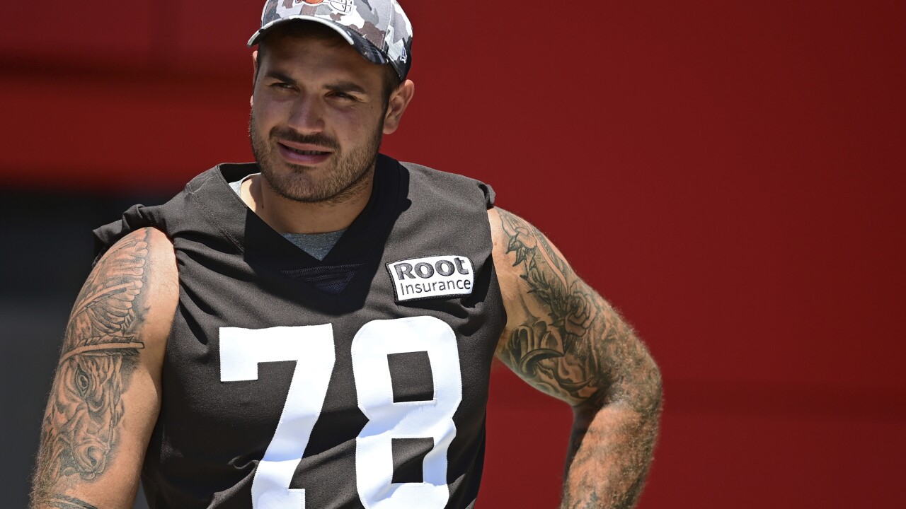 Browns T Jack Conklin ruled out for game against Giants with hamstring injury