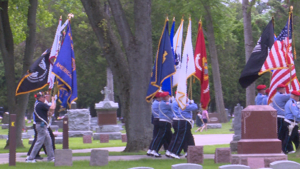 Appleton Cemetery Veteran Salute Tour honors our fallen ahead of Memorial Day