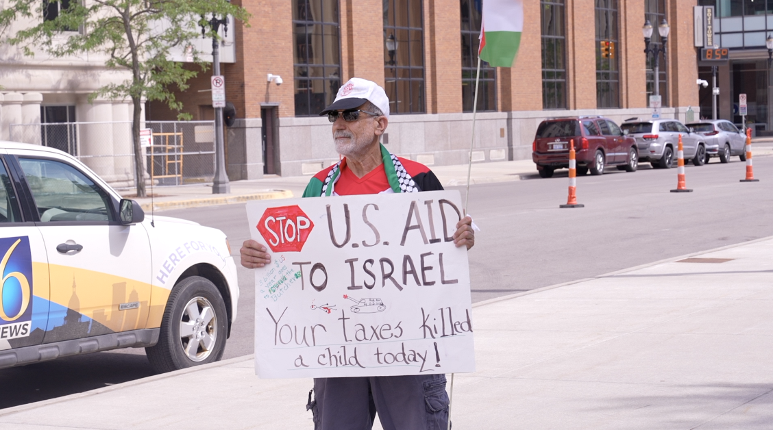 Protesters rally to support Palestine