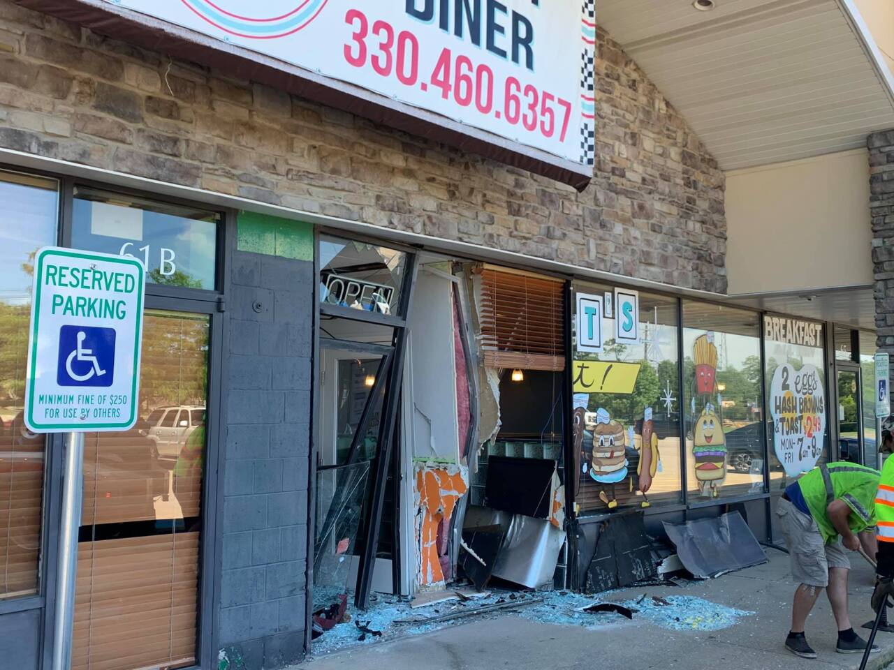 9ers Diner Crash 1.jpg
