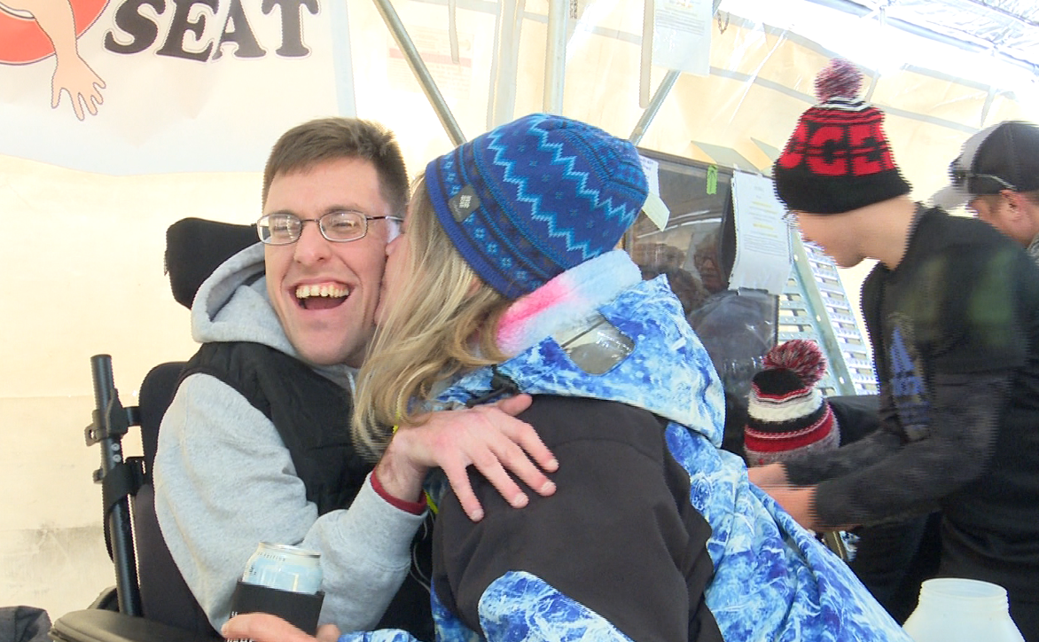 Golfers take a swing on Lake Poygan for Cerebral Palsy