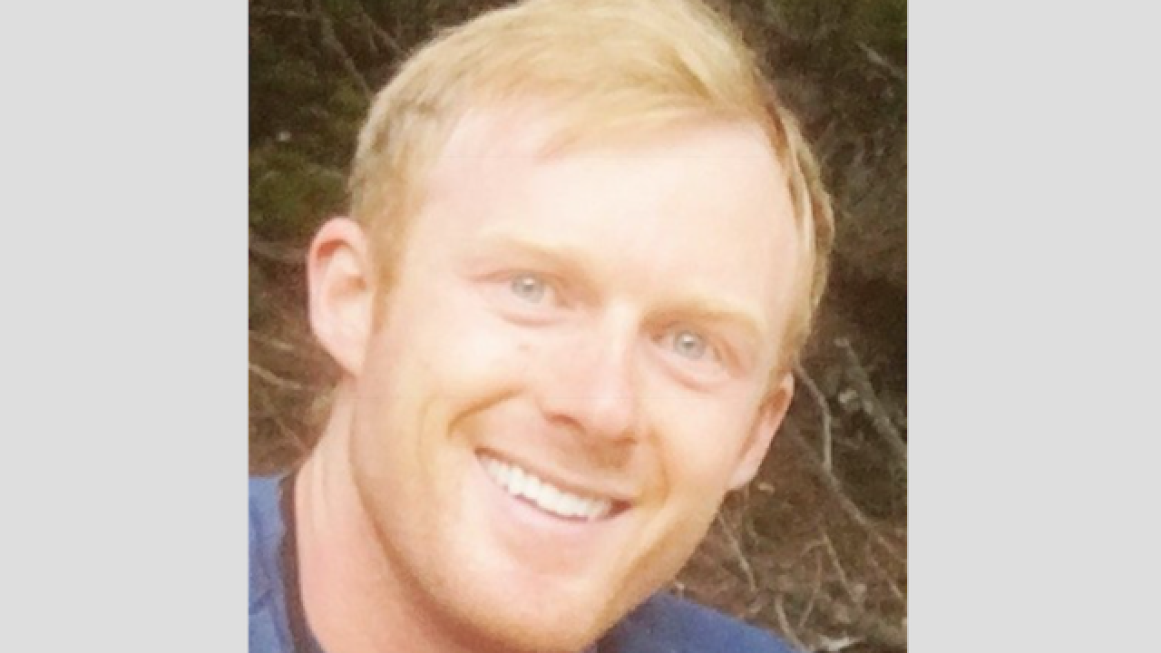 Navy skydiver dies when parachute fails to open