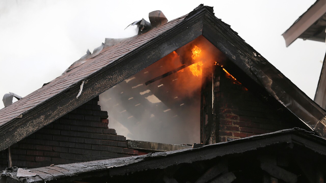 Three neighboring homes catch fire in N. Ky.
