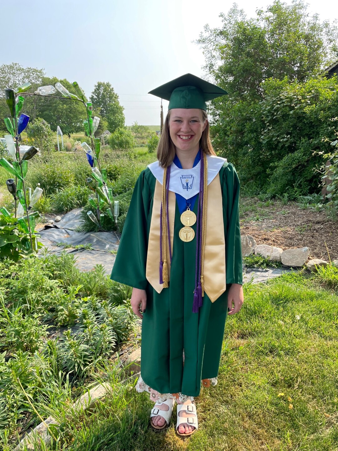 MAGGIE GRAD VERT.jpg