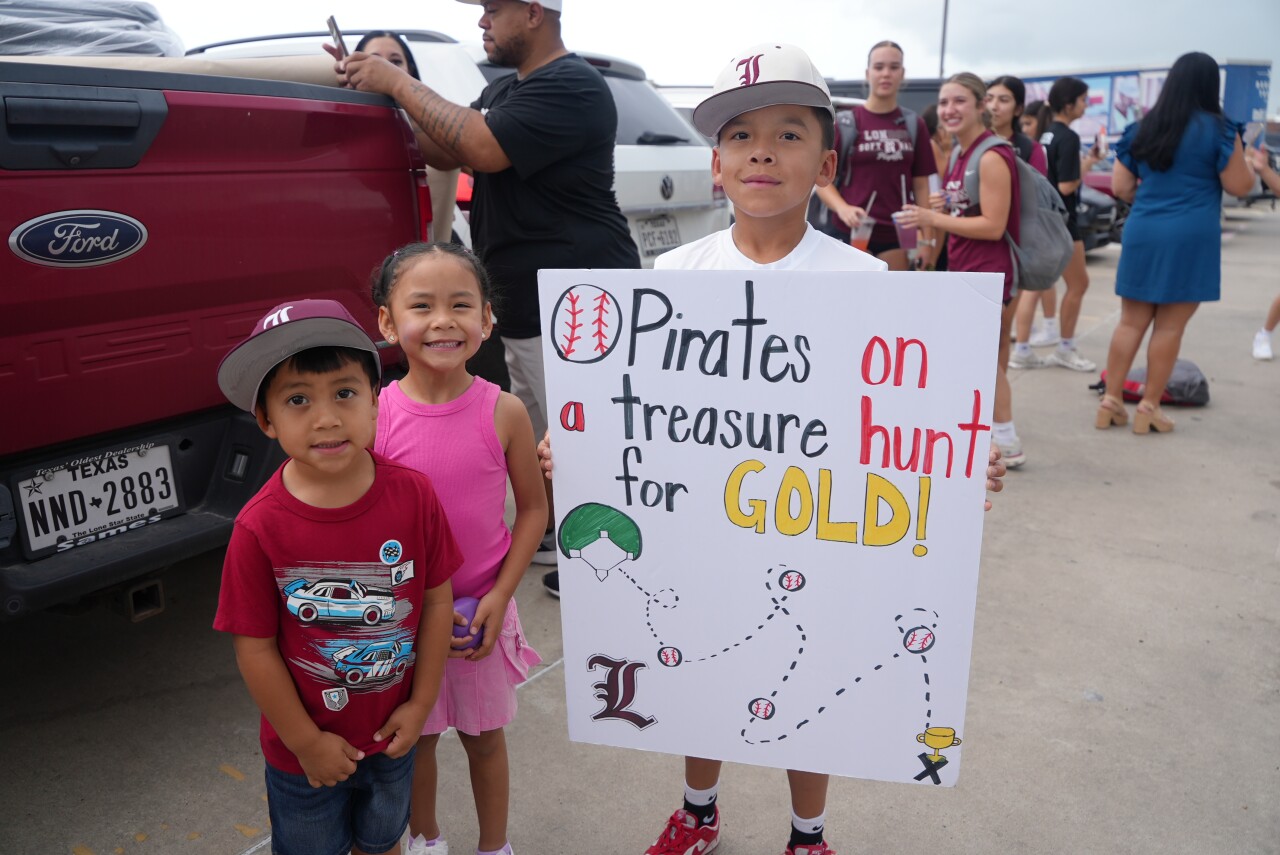 London fans at 2026 baseball State Sendoff
