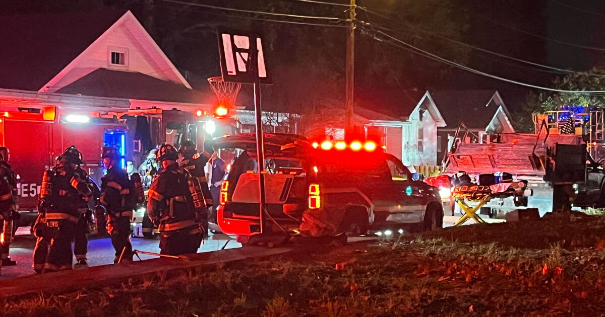 Lexington crews fighting early morning house fire