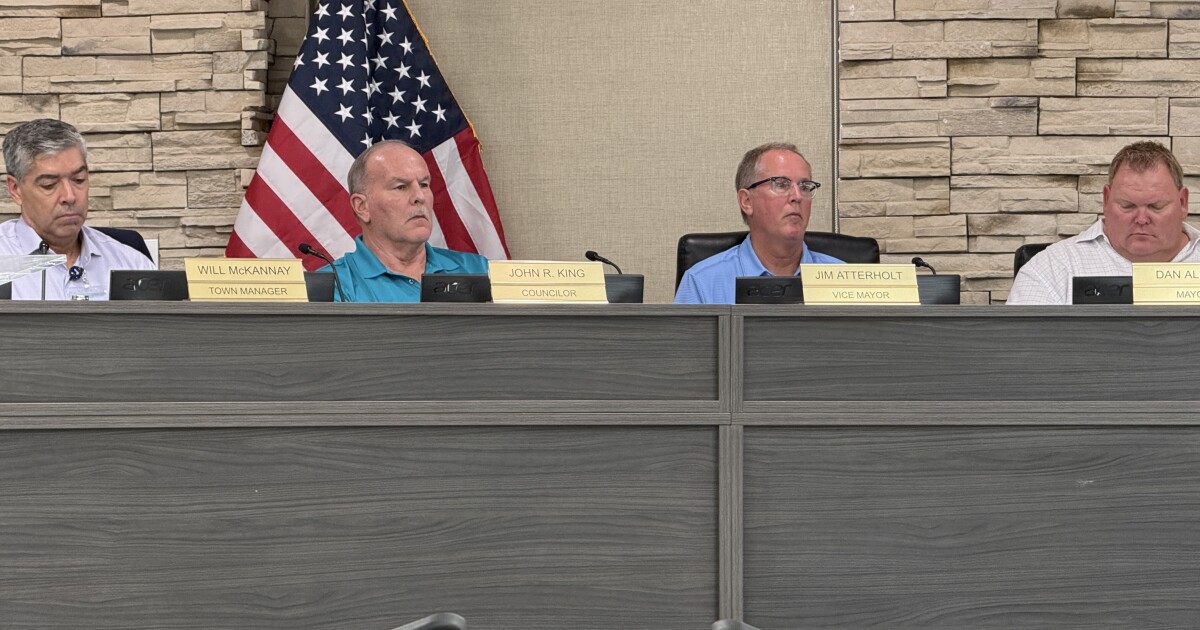 Fort Myers Beach council votes against setting recall election qualifying date