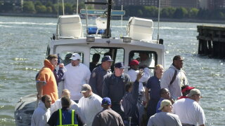 NEW YORK GIANTS RIDE BOAT TO NEW YORK