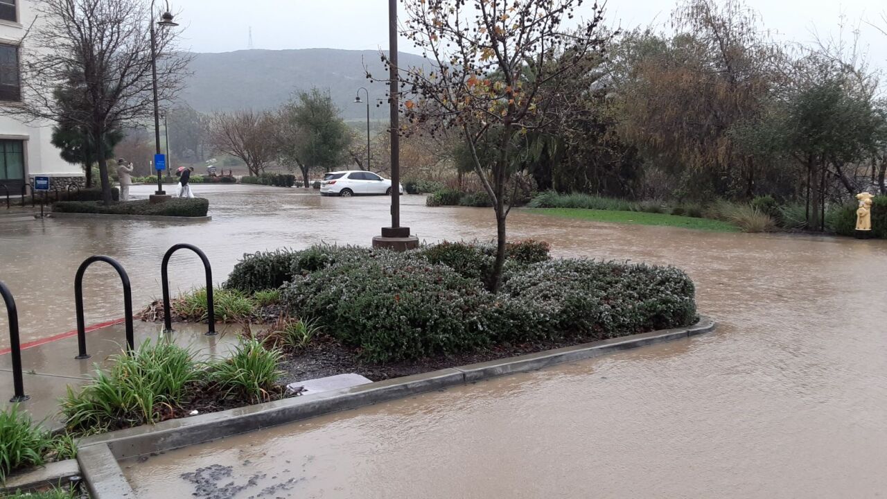 hAMPTON iNN PARKING LOT.jpg