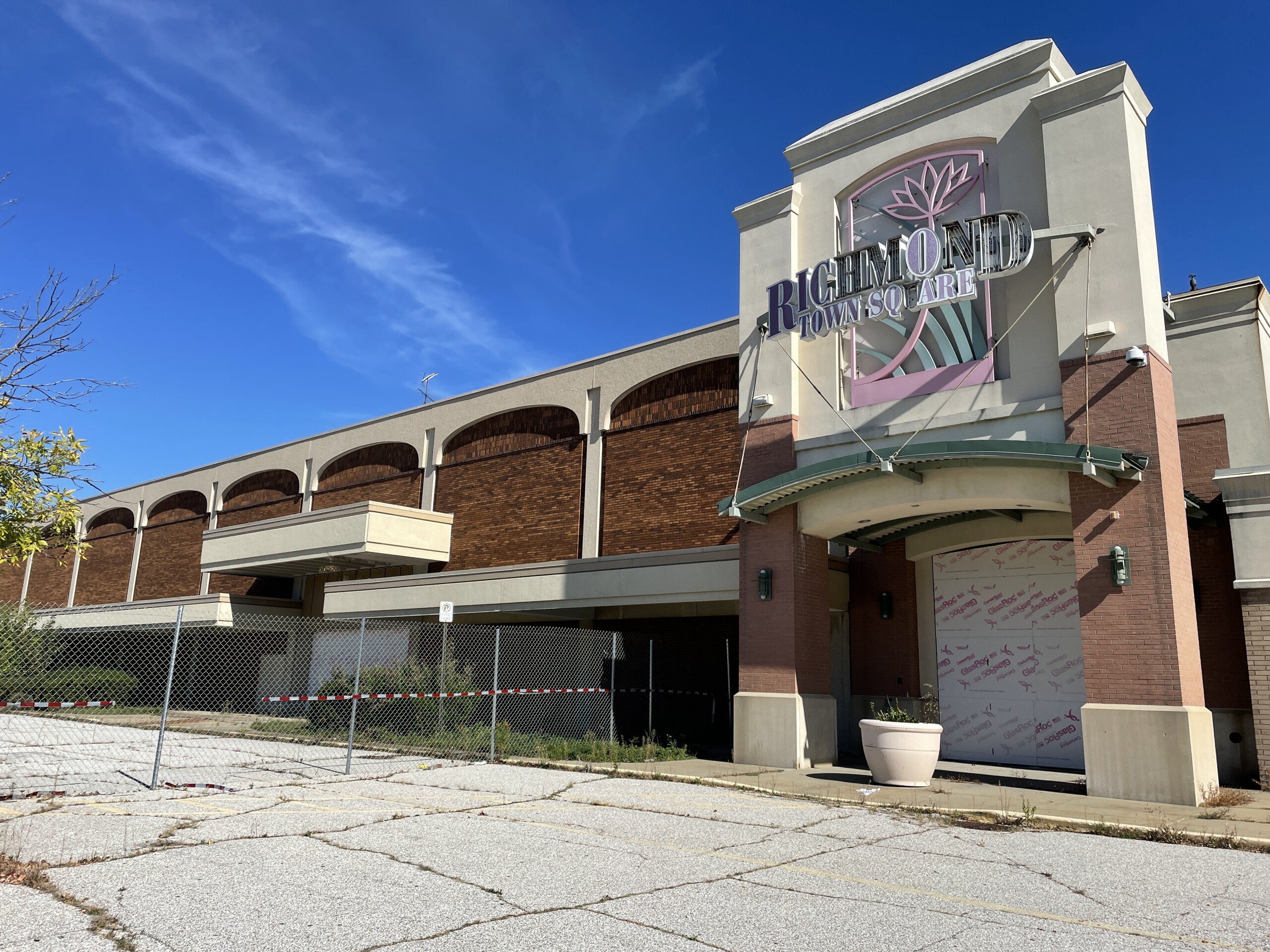 What’s happening at the old Richmond Town Square?