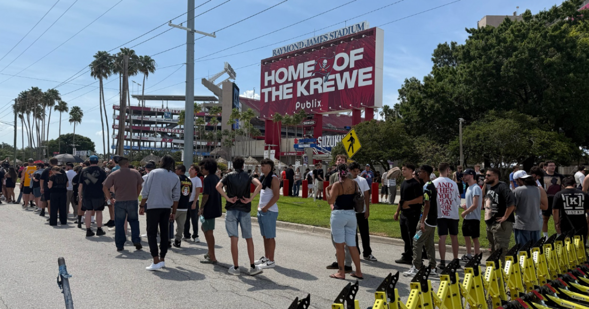 Despite pushback from lawmakers, Kanye West performs at Raymond James Stadium