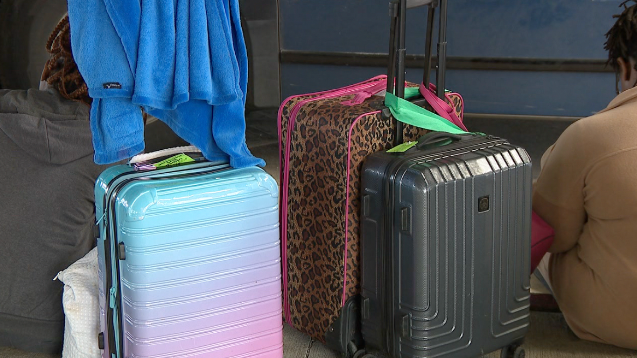 Tampa Greyhound bus station relocates to parking lot