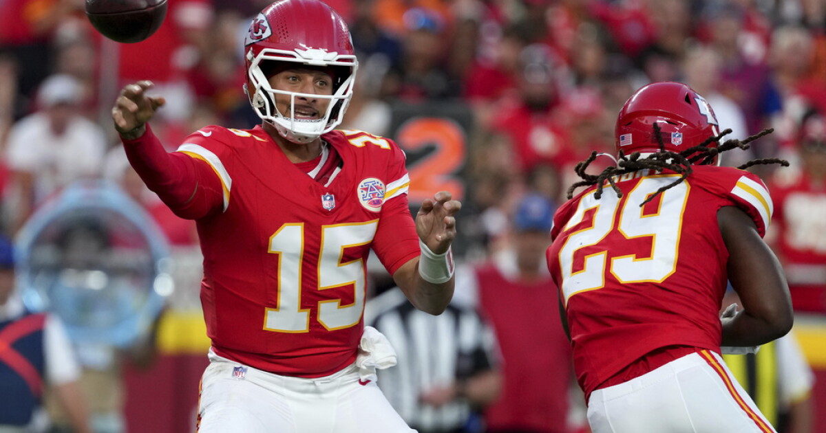 Chiefs Third String Chiefs' first-string offense starts strong in preseason loss to the Bears