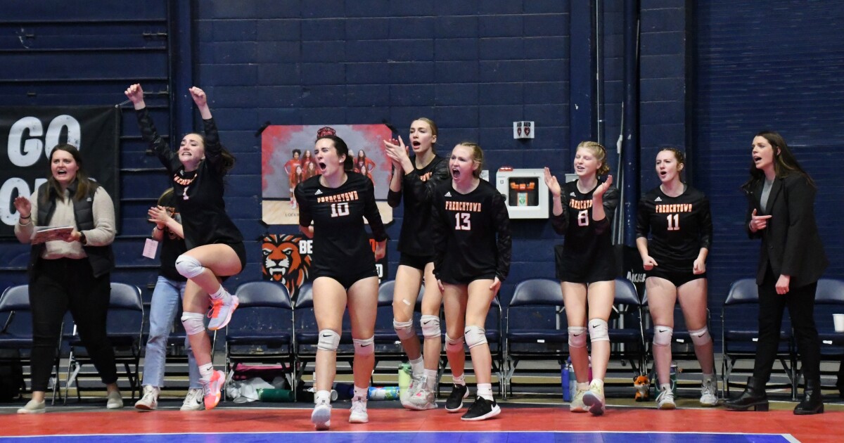 State A volleyball Hardin, Central set up allEastern A undefeated semi