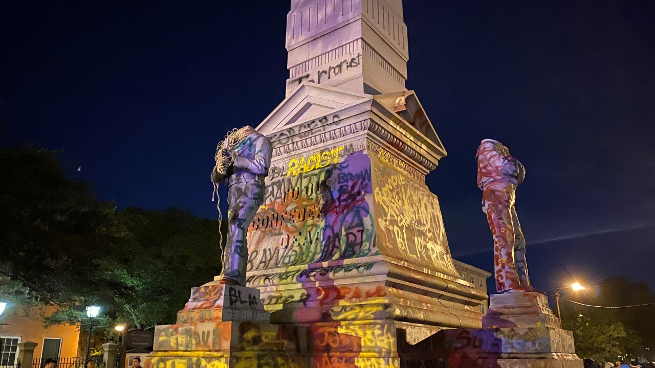Portsmouth Confederate monument.jpg
