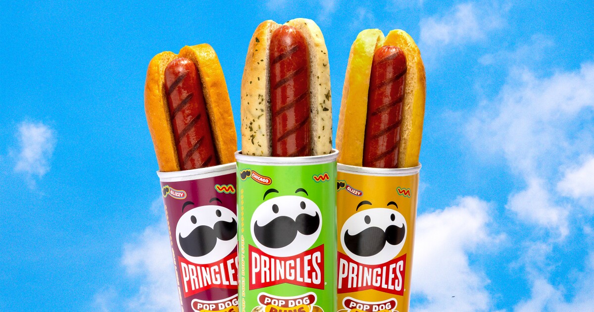 Η Pringles λανσάρει ψωμάκια χοτ ντογκ με γεύση εμπνευσμένα από πατατάκια
