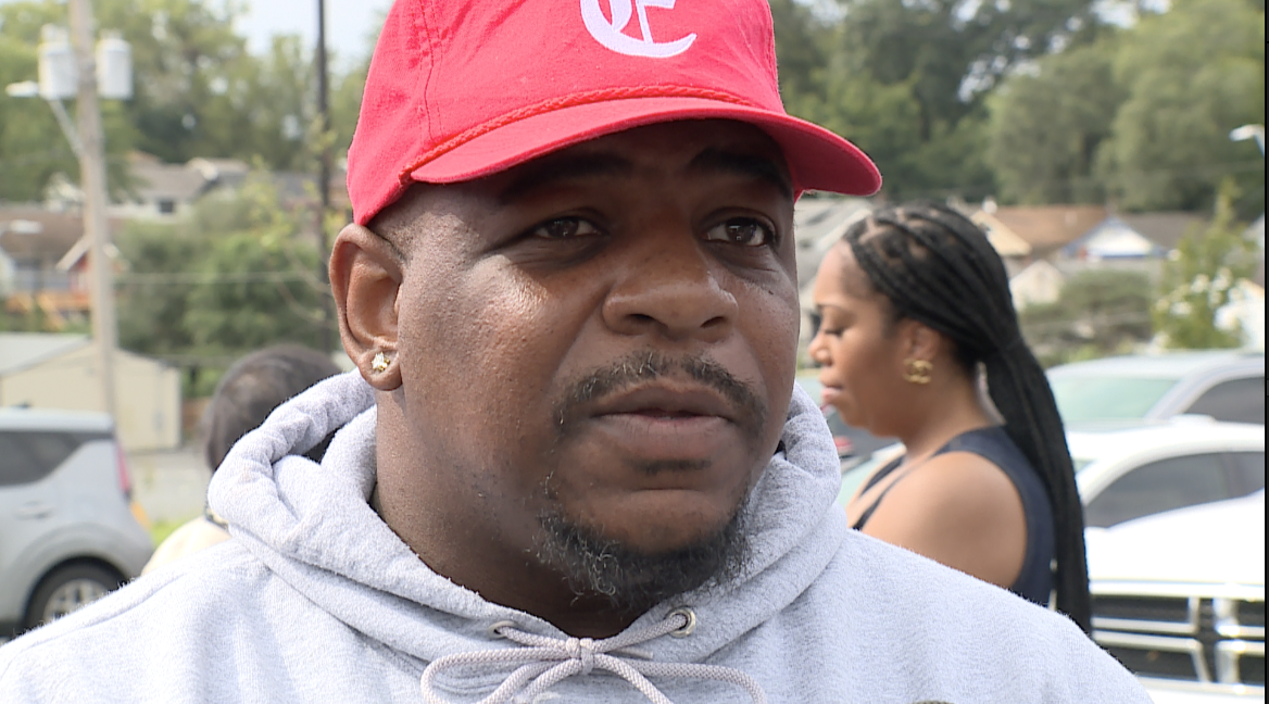 Ronelle Bell, Danielle's brother