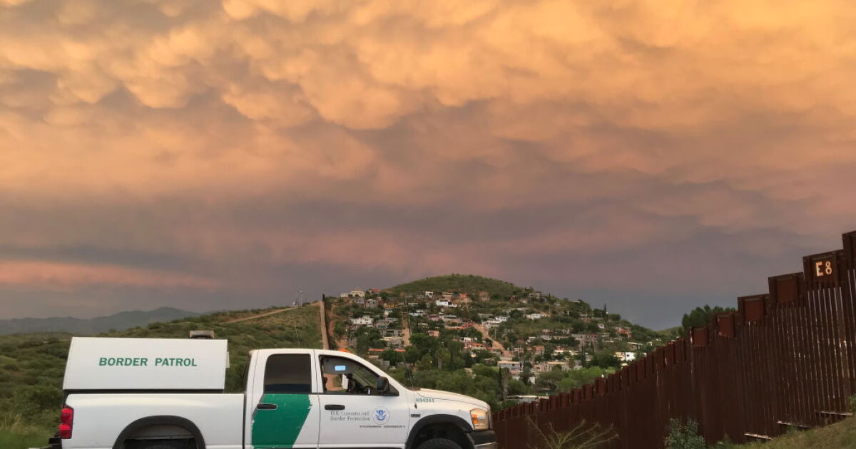 Ariz. mayor declares state of emergency over migrant releases