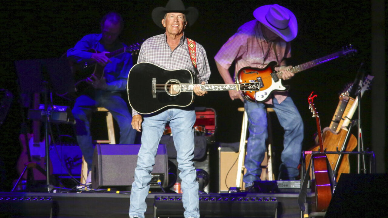George Strait bringing concert tour to Lincoln