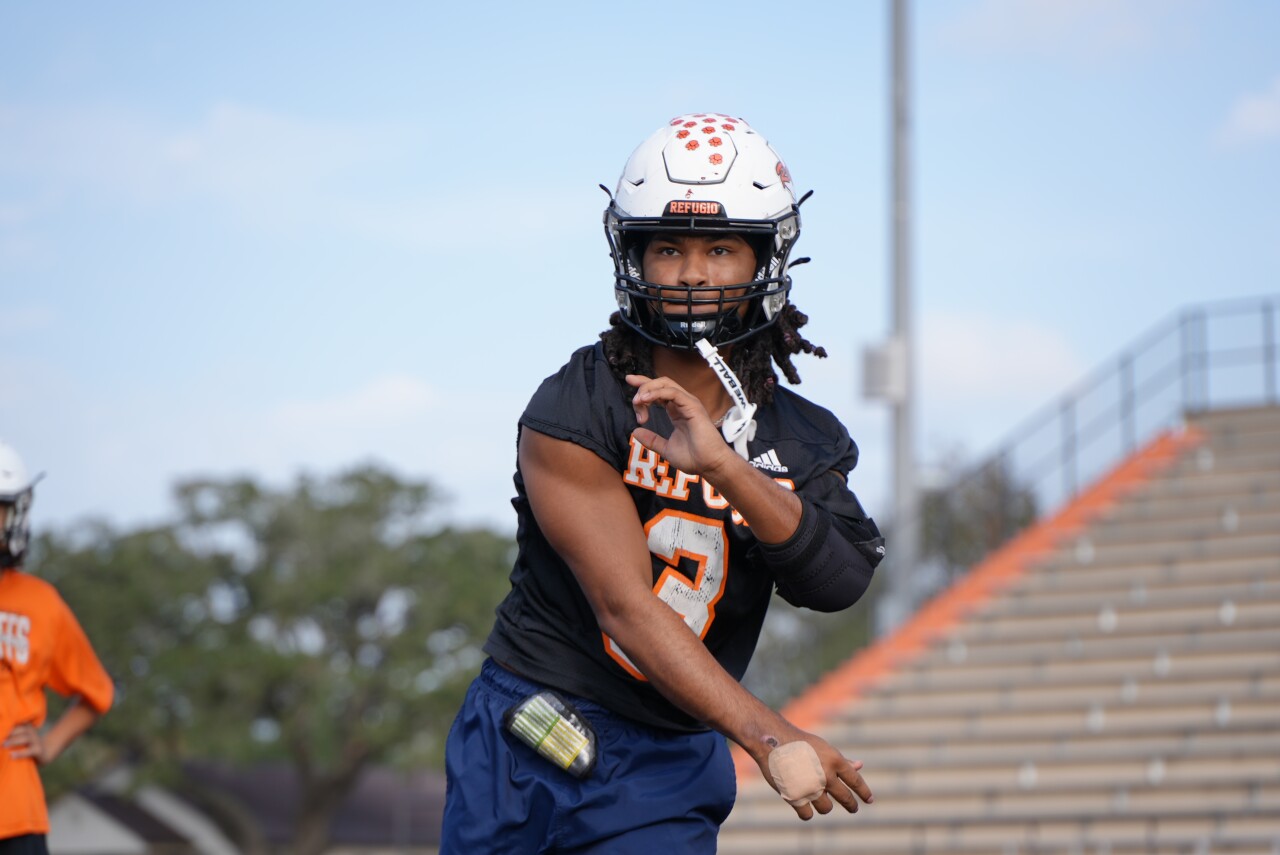 Refugio senior quarterback Ray Lewis