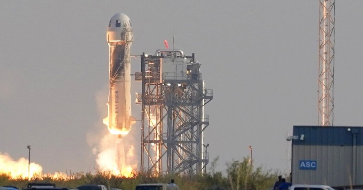 Bezos-founded Blue Origin lands major NASA moon lander project - Vimarsana News