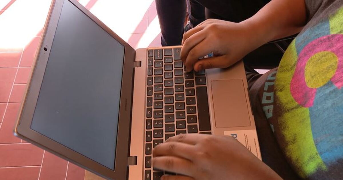 Coastal Bend foster children receive free laptops - Vimarsana News