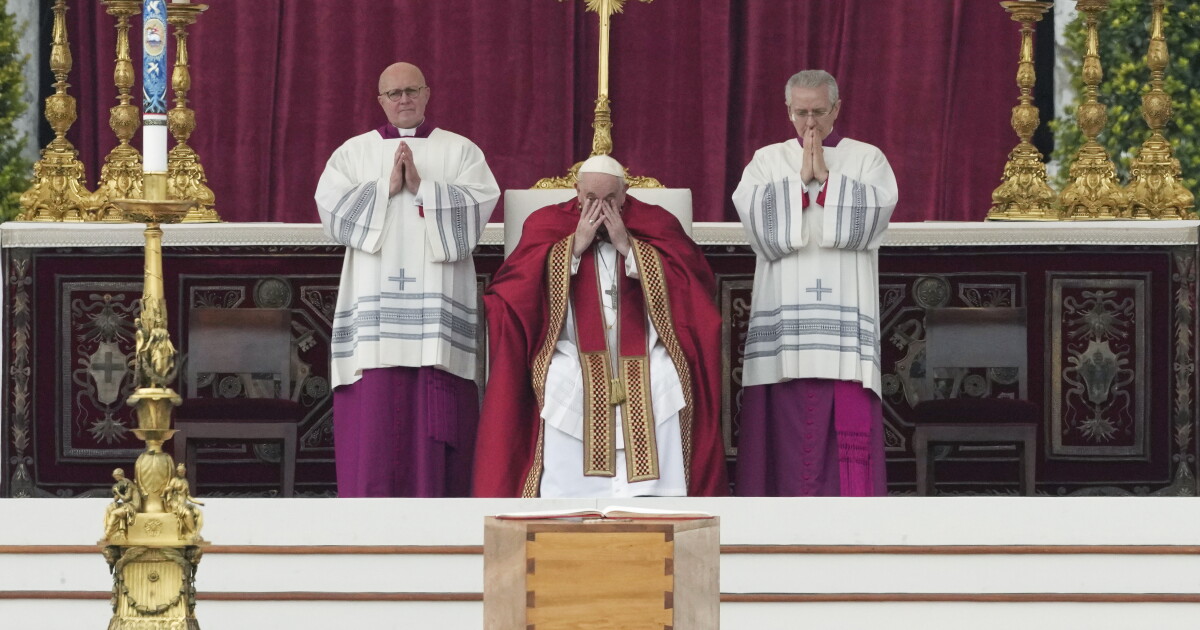 Faithful mourn Benedict XVI at funeral presided over by pope