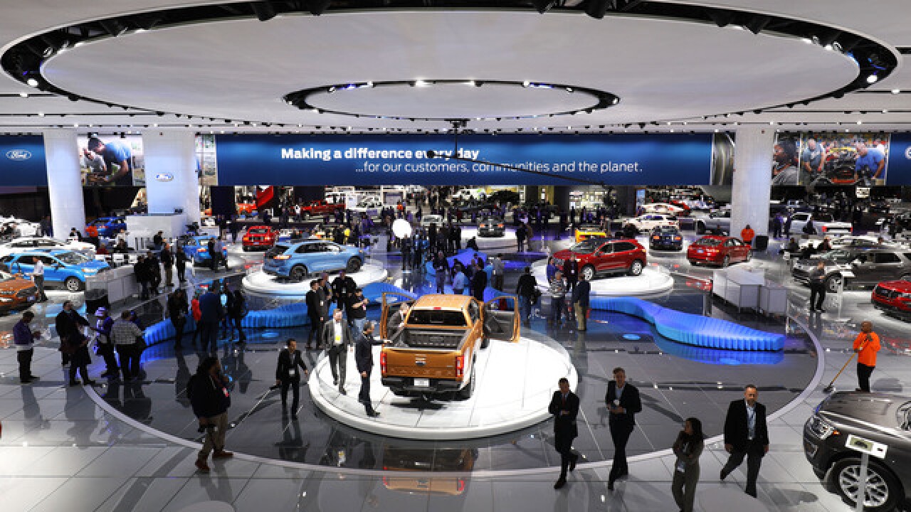 More than 800K attend Detroit auto show
