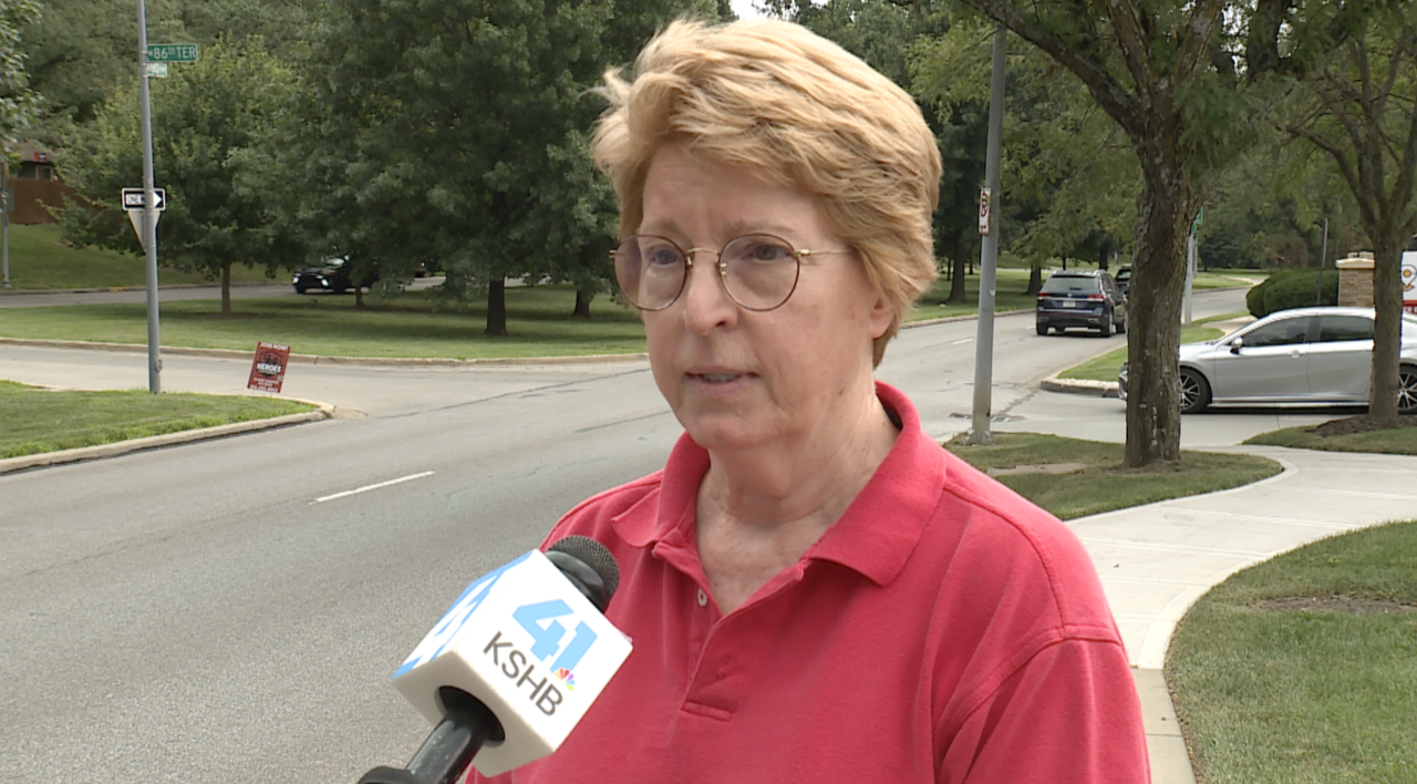 Marie Thompson, Customer