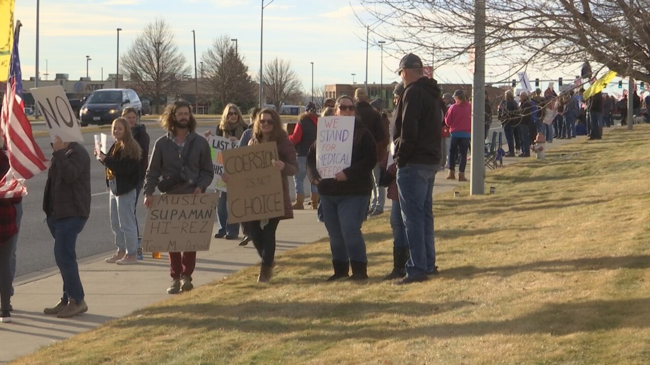 112821 ANTI VAX RALLY WIDE_3.6.1.jpg