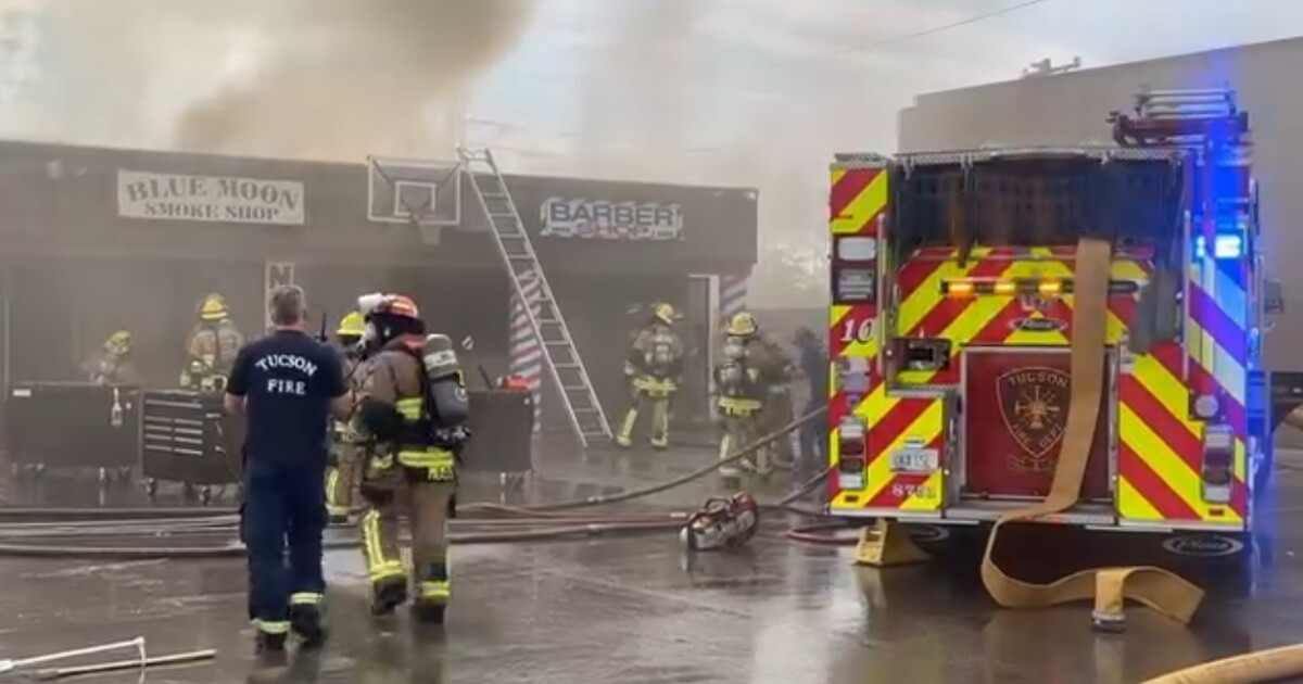 Tucson Fire battles blaze in four-unit shopping center on Southside