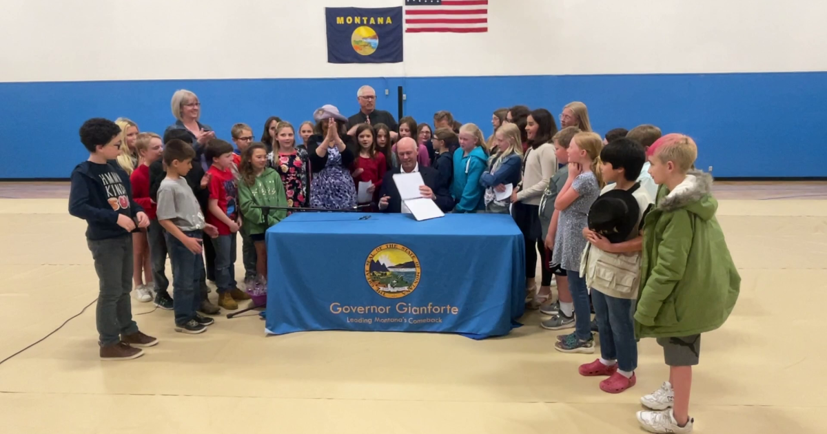 Vaughn students cheer as huckleberries are named the state fruit - Vimarsana News