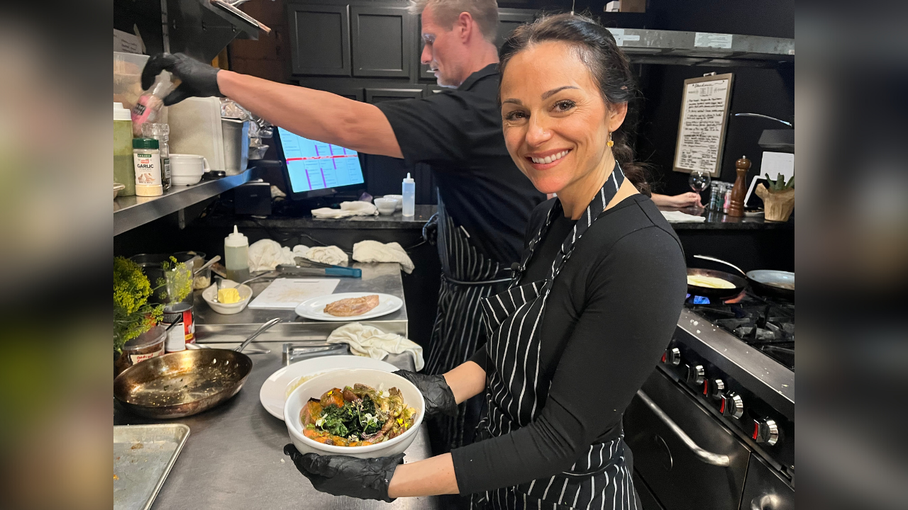 DEBBIE SOL BISTRO stassy olmos.png