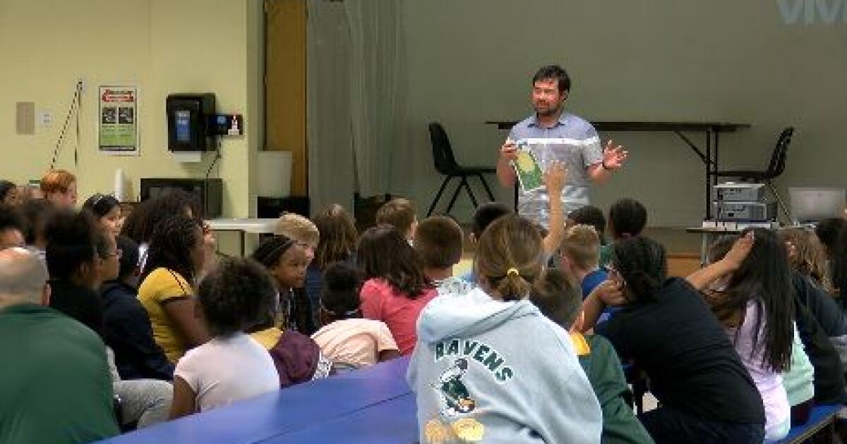 Rapoport Academy students prepare for Lemonade Day Waco