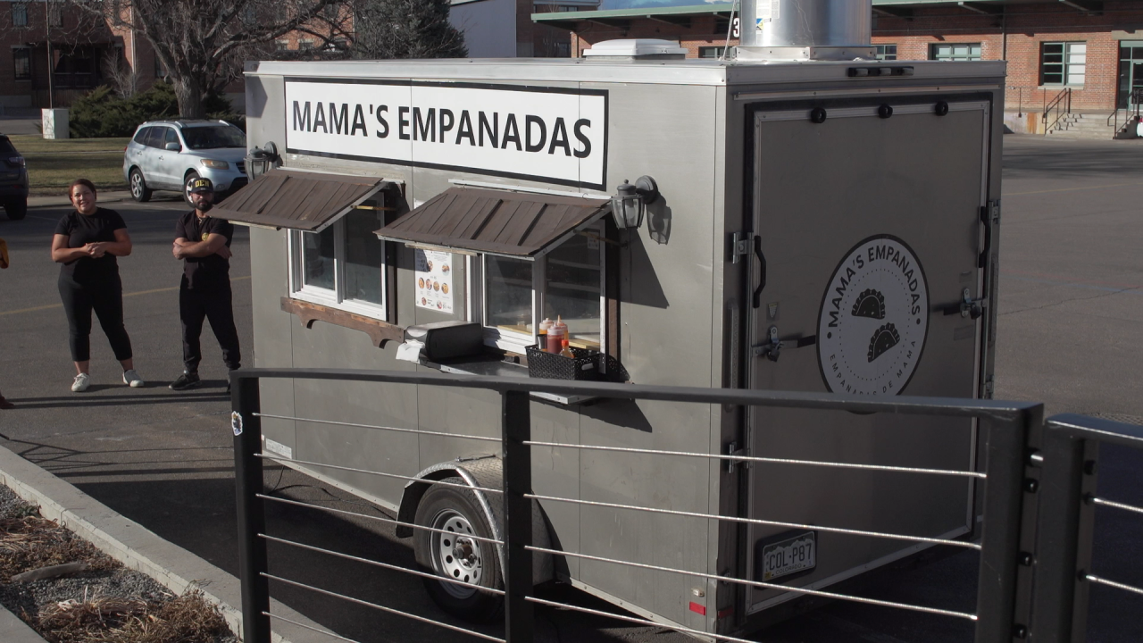 MAMA'S EMPANADAS.png