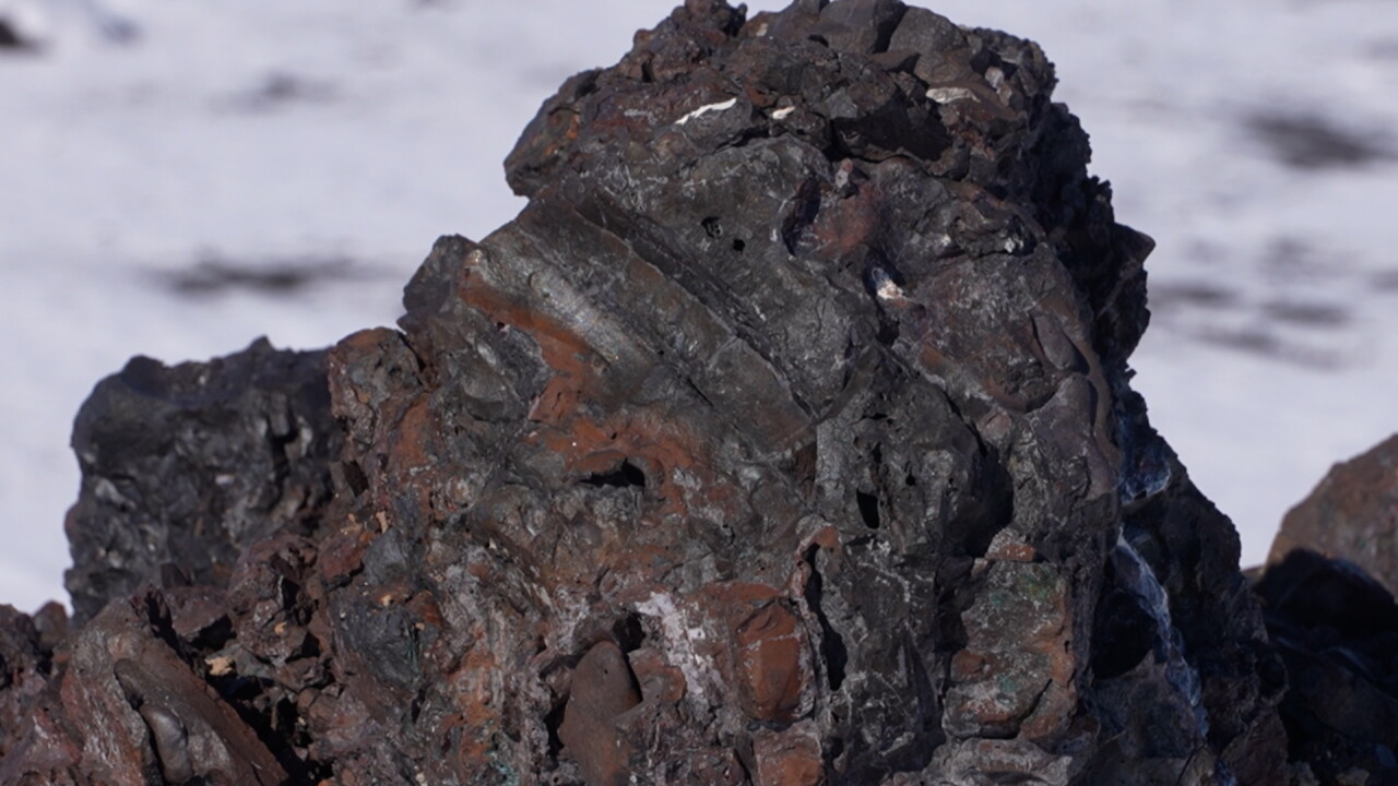 SLAG CLOSE UP.jpg