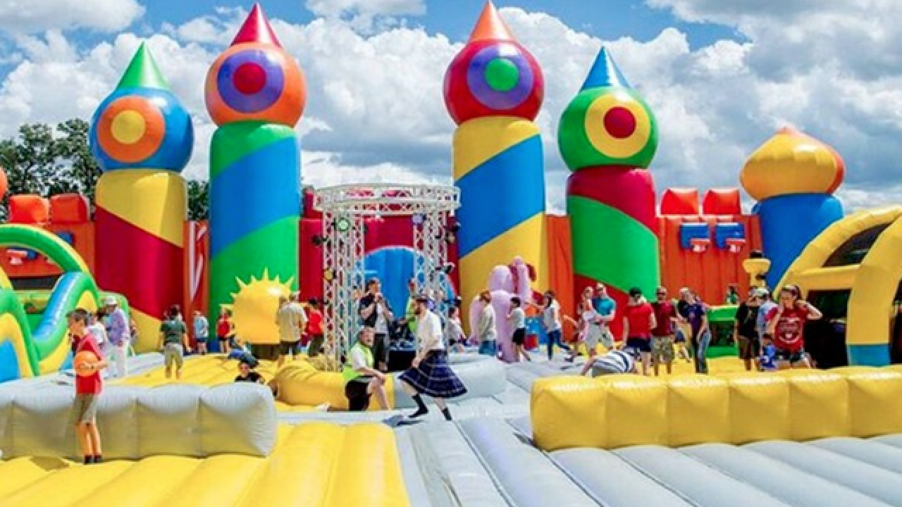 Largest Inflatables 'World's Biggest Bounce House' bounces into South Florida for first time