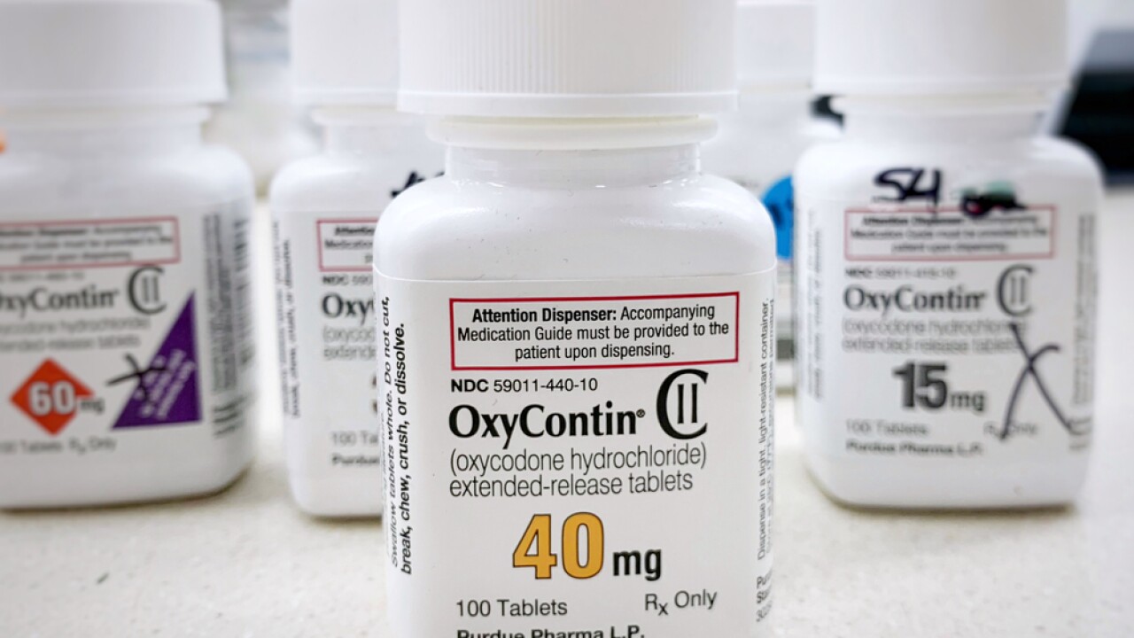 Ogden,Utah,Usa:,October,27,2020-,Oxycontin,Bottles,On,Counter.,Purdue