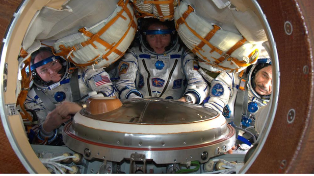 35 great photos from Scott Kelly's year in space