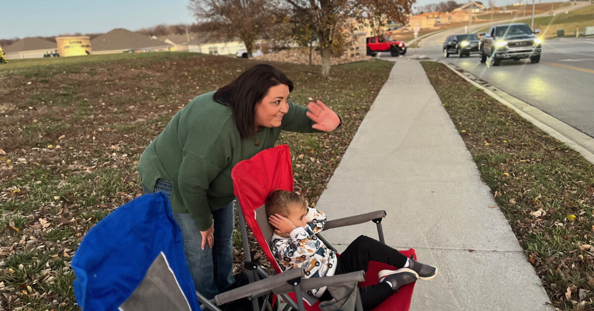 4-year-old fighting rare disease gets surprise support from hundreds in Basehor - Vimarsana News