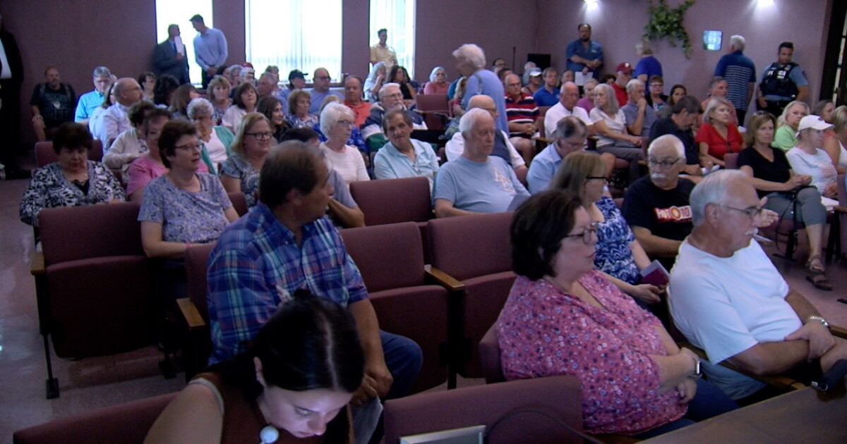 Cheektowaga residents voice concerns about migrants coming to town - Vimarsana News