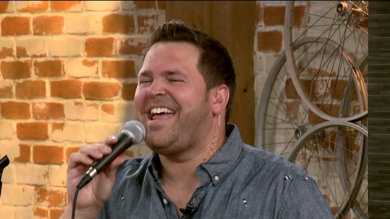 Nathan Osmond performs his new single.