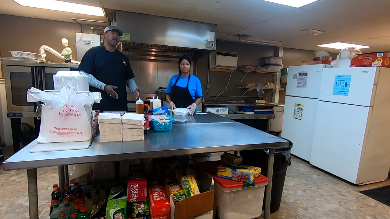 Vee's Sandwich shop 2.png