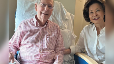Photo of Sen. Mitch McConnell after releasing update on health.