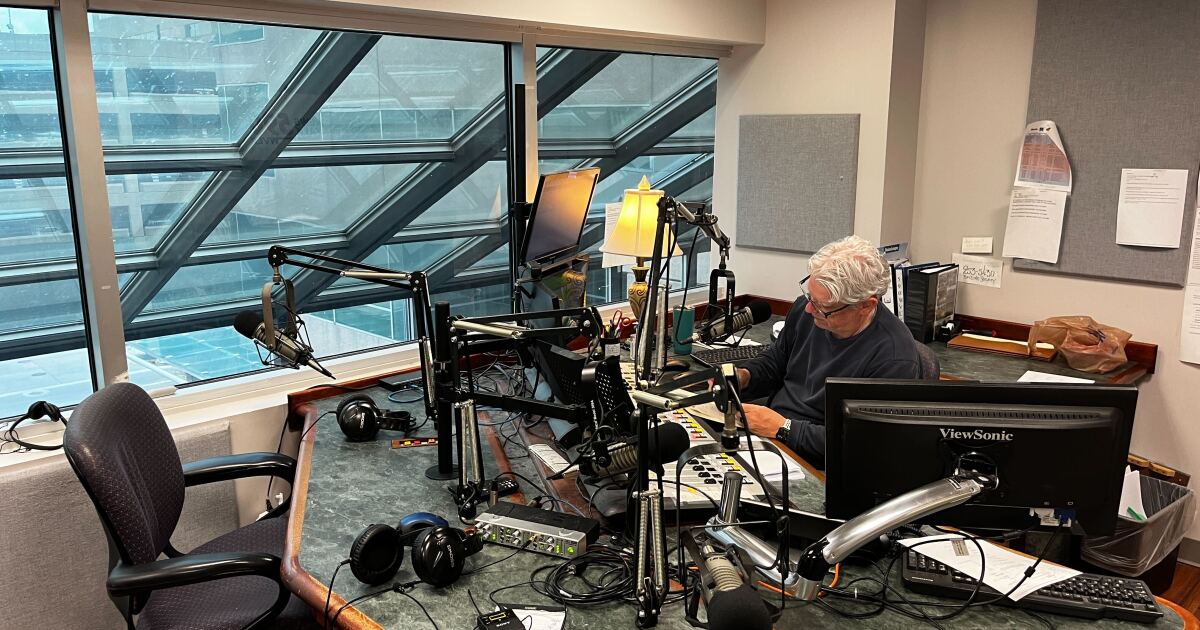 Local radio hosts, callers react to Calipari news