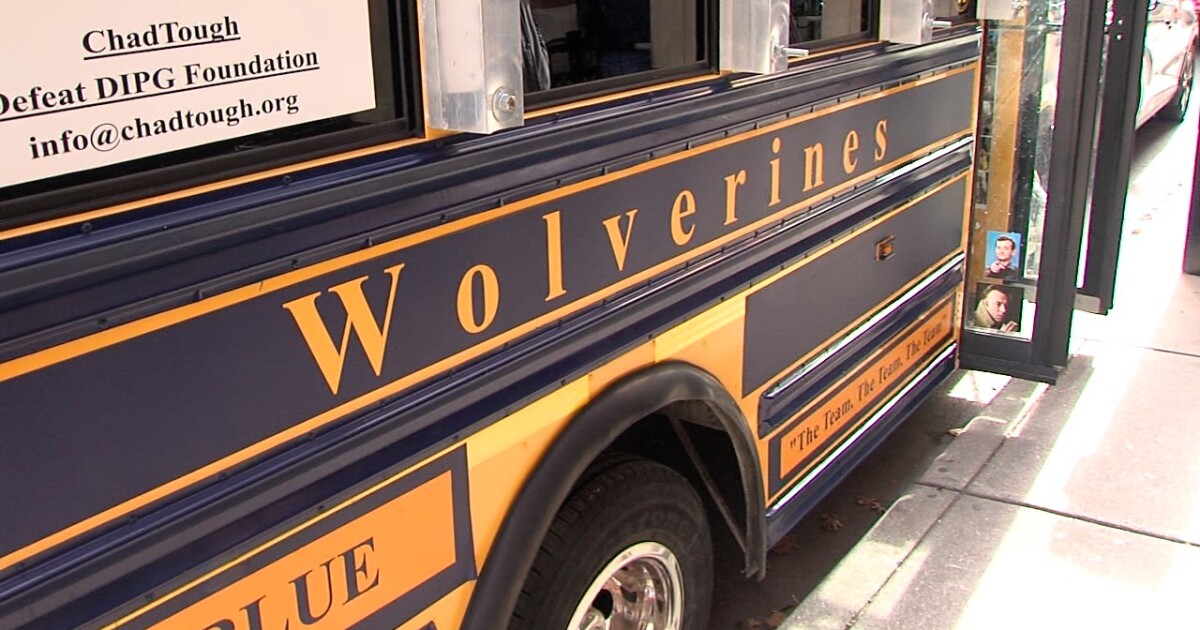 Maize Bus making its straight trip to the Circle City