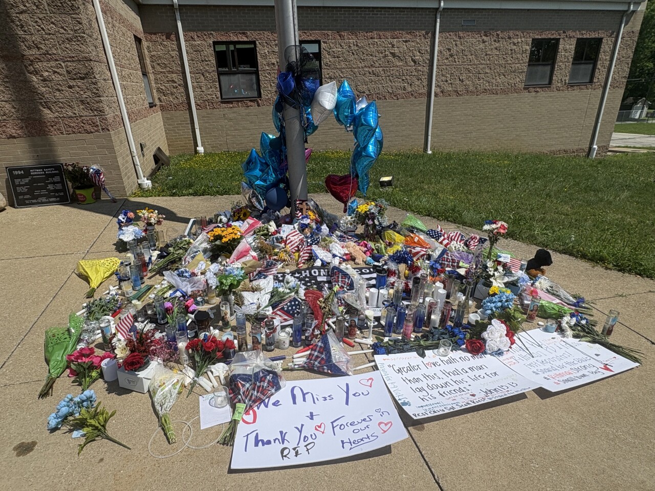 Memorial outside of the Rittman Police Department